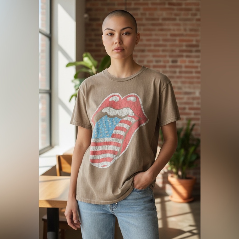 ELIZABETH & JAMES ROLLING STONE ROCK ‘N’ ROLL WORN APPEARANCE T SHIRT GD COND SM